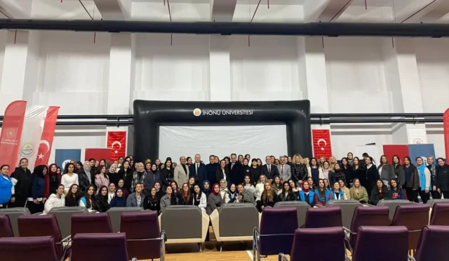 Malatya Beydağı'nda düzenlenen kız öğrenci kampının açılışından genel görüntü