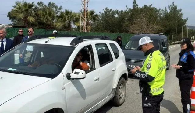 Bodrum'da bayram tatili yoğunluğu, Torba uygulama noktasından araç geçişleri