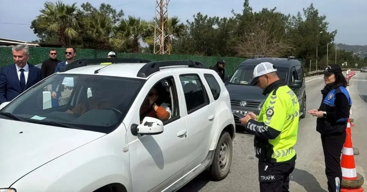 Bodrum’da Bayram Coşkusu: 25 Bin Araç Giriş Yaptı, Tatilciler Akın Etti