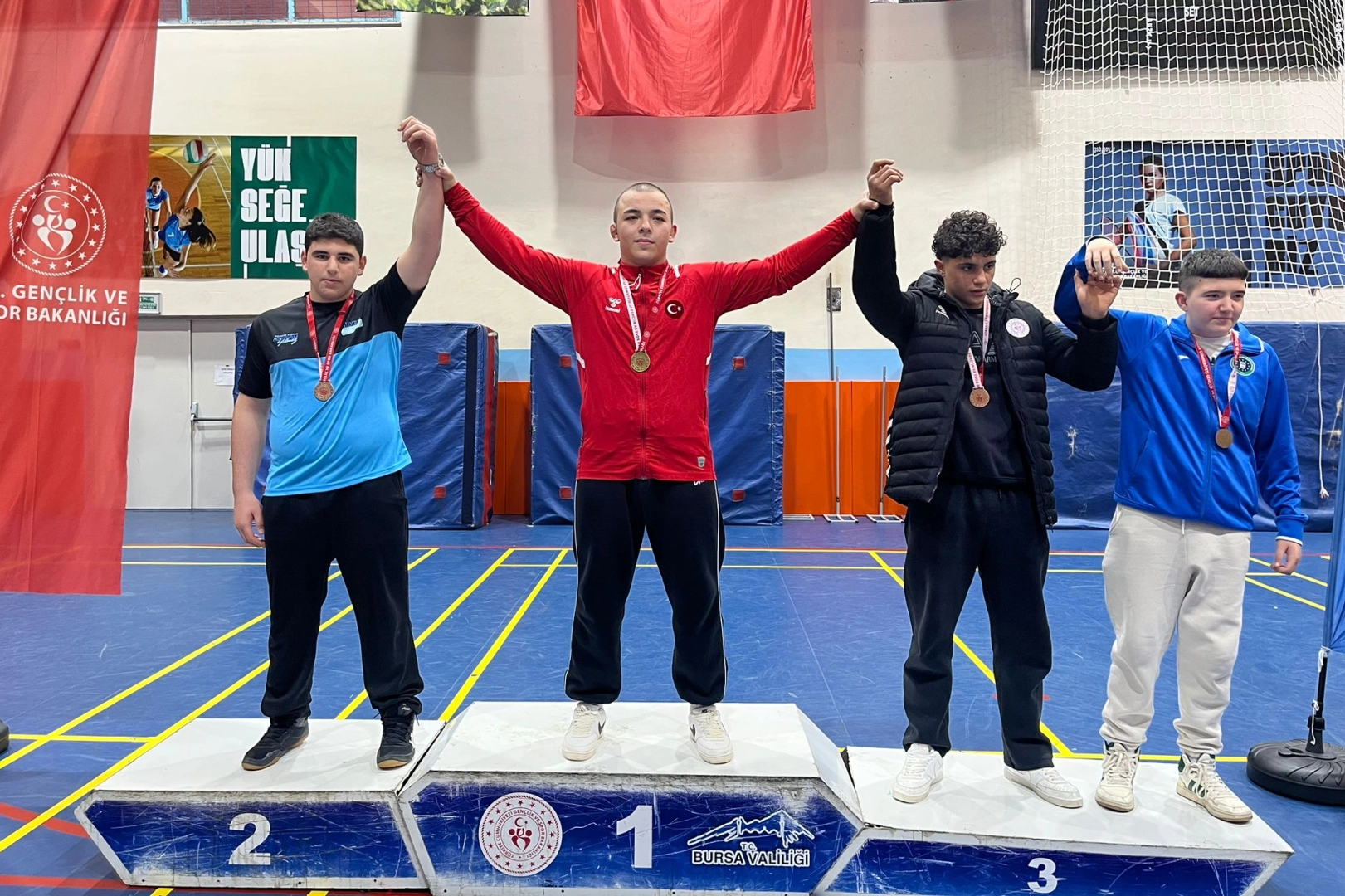 Bursa Büyükşehir Belediyespor’dan U15 Güreş Şampiyonası’na Damga: 12 Madalya ve Şampiyonluk!