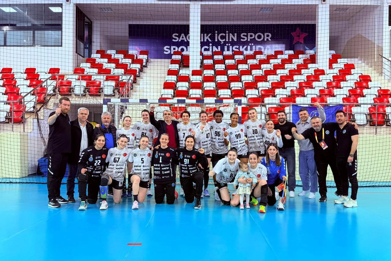 Bursa Büyükşehir Belediyespor Kadın Hentbol Takımı, Üsküdar Belediyespor’u Farkla Yenerek Liderliğini Pekiştirdi