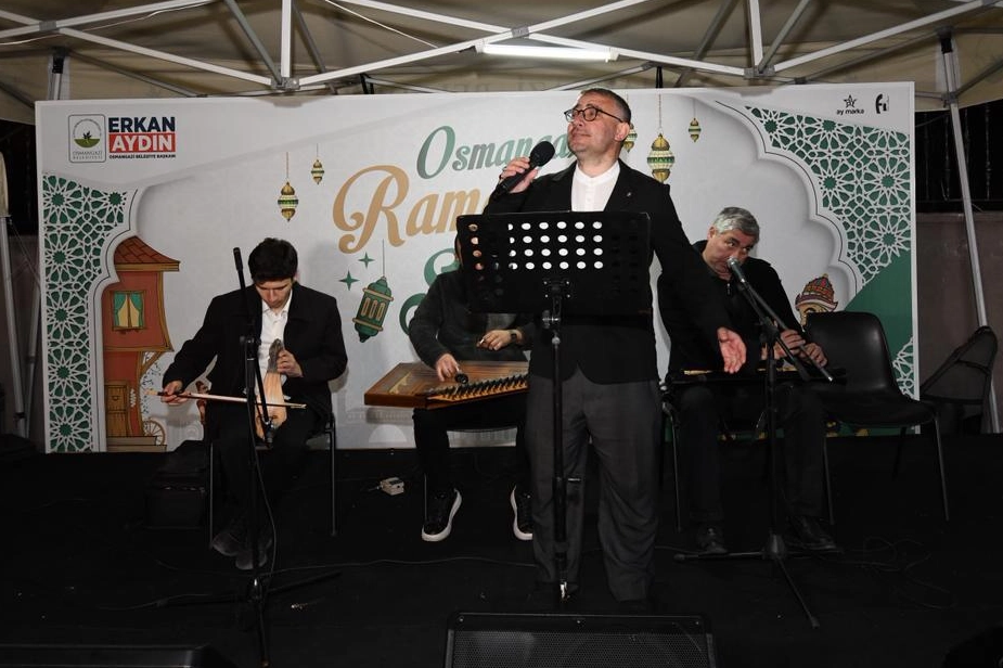 Bursa’da Ramazan Coşkusu: Osmangazi Sokağı Tasavvuf ve Sanat Müziğiyle Şenlendi