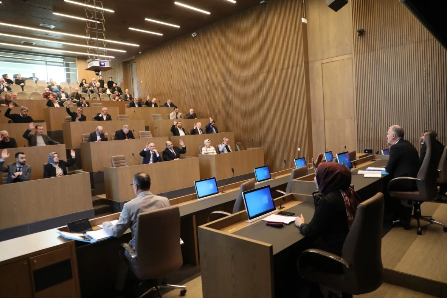 İnegöl Belediyesi Mart Ayı Meclisi’nde 15 Konu Ele Alındı: Bilim Merkezi ve Nikah Sarayı Projeleri Öne Çıktı