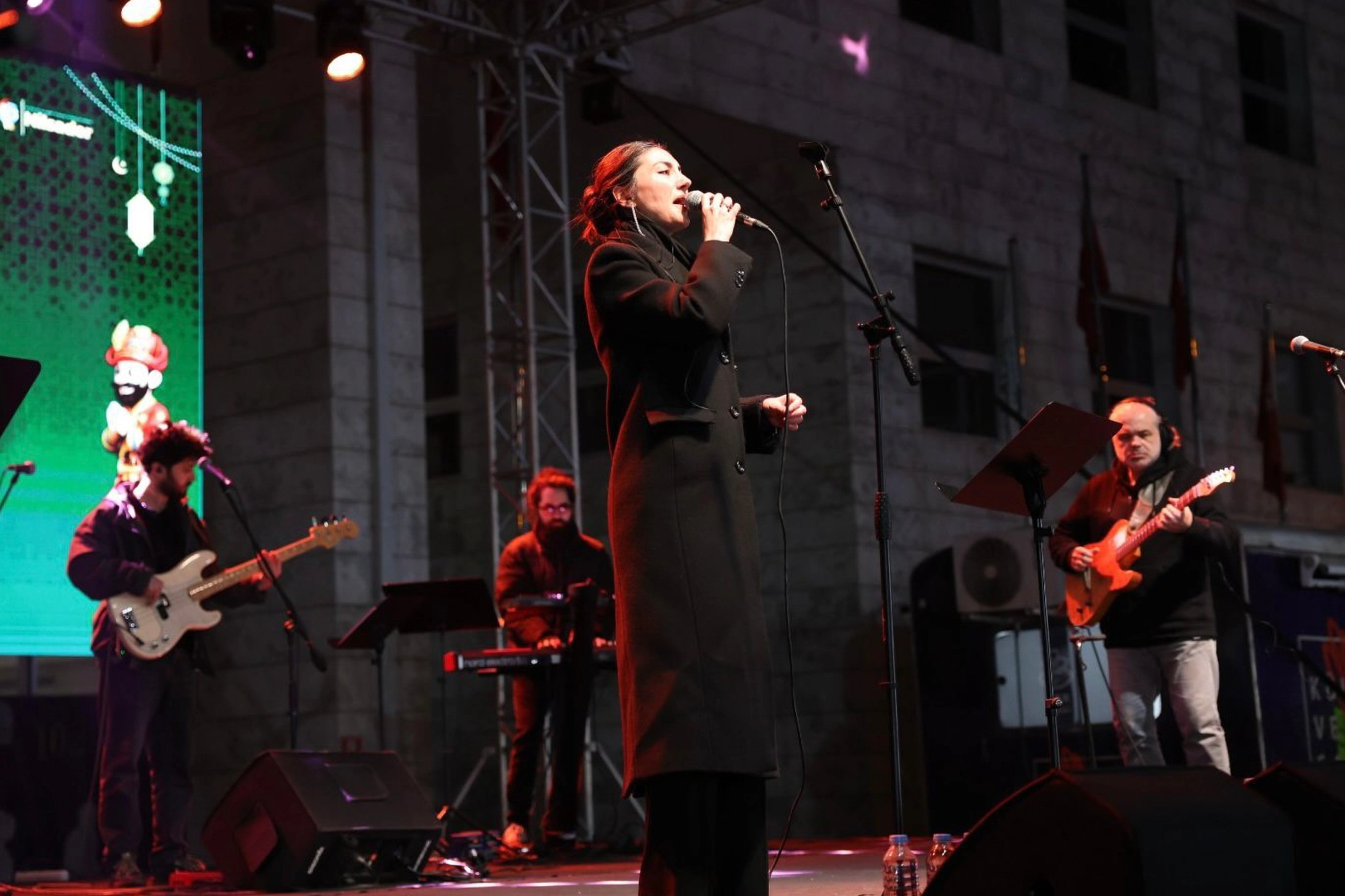 Ezginin Günlüğü Bursa Nilüfer’de Cumhuriyet Meydanı’nı Coşturdu: Ramazan Sokağı’na Unutulmaz Veda