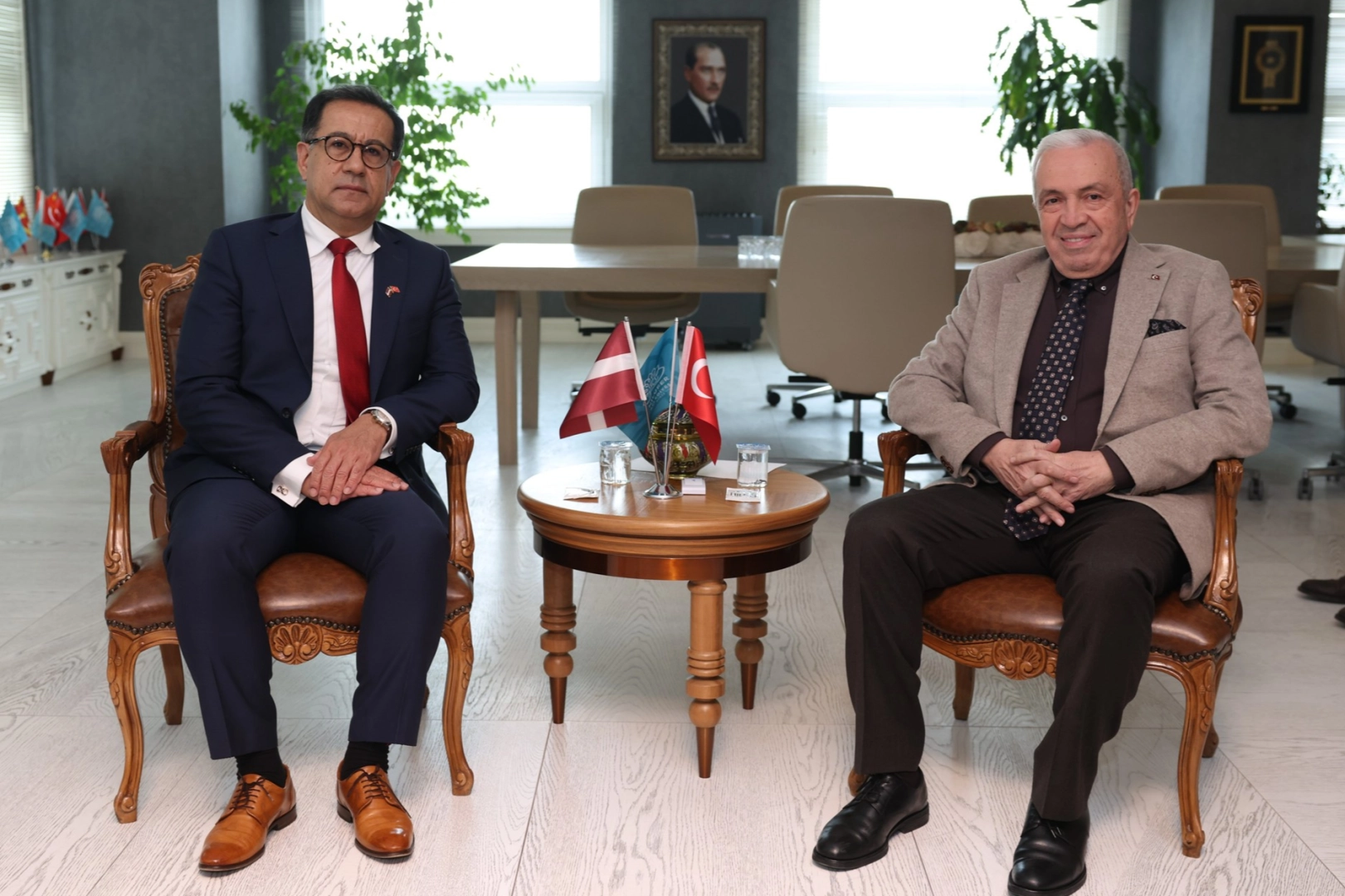 Letonya Büyükelçisi Nilüfer’i Ziyaret Etti: İş Birliği ve Kadın Temsiliyeti Masaya Yatırıldı