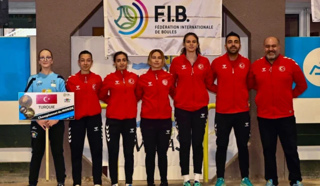 Bursalı bocce sporcusu Mine Türker, U23 Bocce Dünya Kupası'nda kazandığı gümüş madalyalarla Türkiye'yi temsil ediyor.