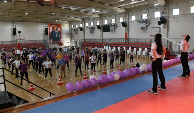 Çiğli'de 8 Mart Dünya Kadınlar Günü kapsamında düzenlenen sanat, spor ve yürüyüş etkinliklerinden bir kesit