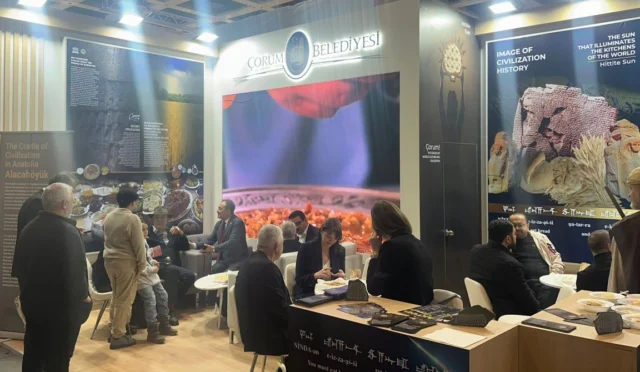 Çorum Belediyesi ITB Berlin Fuarı'nda stant açtı, yöresel lezzetler ve kültürel değerler tanıtılıyor.