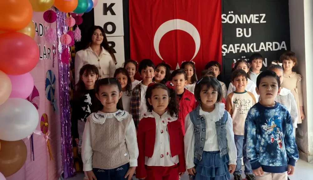 Çukurova’da Minik Yüreklerden İstiklal Marşı’na Duygusal Anma: Milli Değerler Öğretiliyor