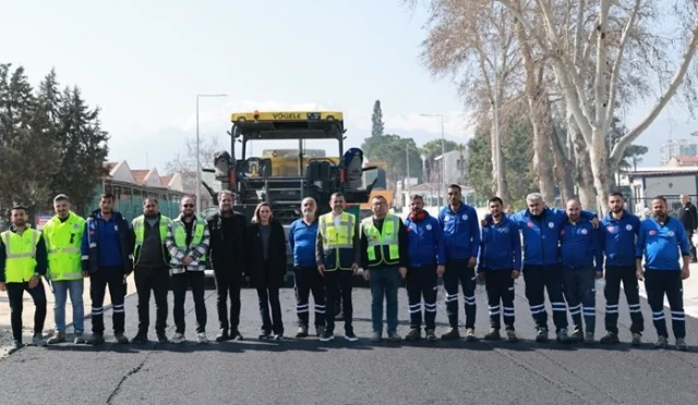 Denizli Büyükşehir Belediyesi'nin Sümer Mahallesi'nde yürüttüğü üstyapı yenileme çalışması