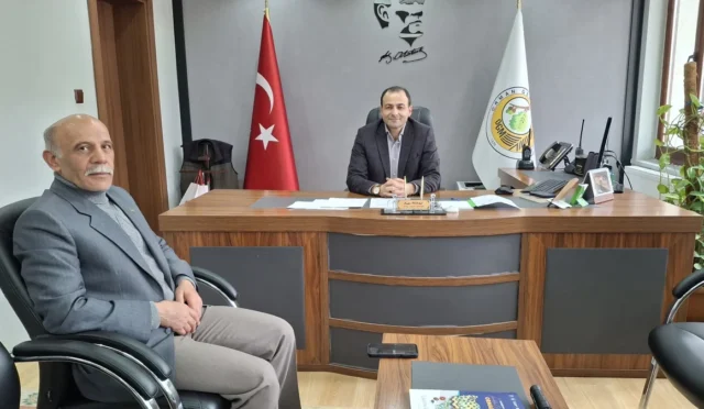 DP Beypazarı İlçe Başkanı Enver Atak, Beypazarı'nın gelişimi için işbirliği çağrısında bulunuyor.