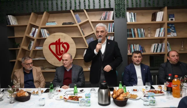 Düzce'de iyilik haftası kapsamında düzenlenen iftar programı