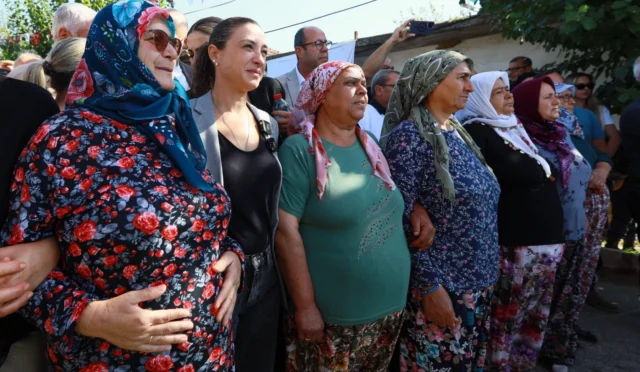 Efes Selçuk'ta düzenlenen Kadın Emeği Pazarı'nda el emeği ürünler sergileniyor