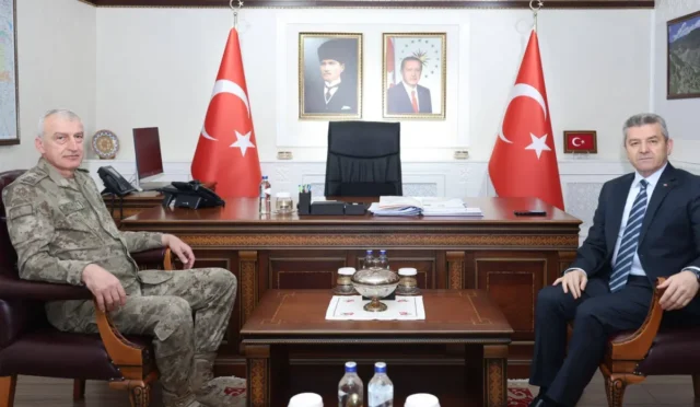 Erzurum 9. Kolordu Komutanı Tümgeneral Osman Akyıldız, Artvin Valiliği'ni ziyaret etti.