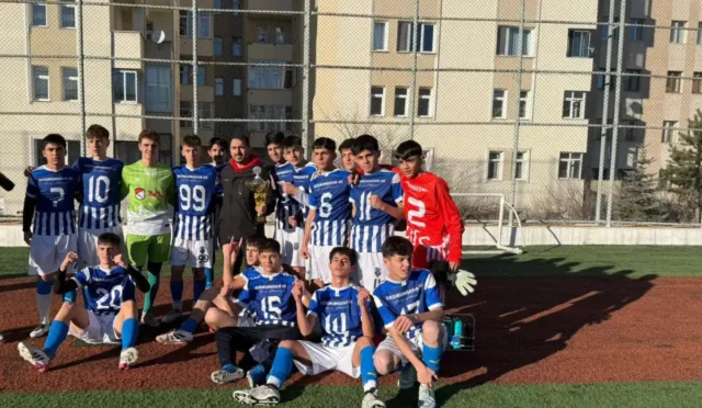 Erzurumşehirspor U-16 takımı, Türkiye finalleri için Trabzon'a gidiyor.