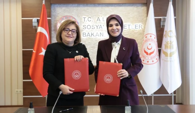 Gaziantep Yaşlı Bakım ve Rehabilitasyon Merkezi Projesi İmza Töreni