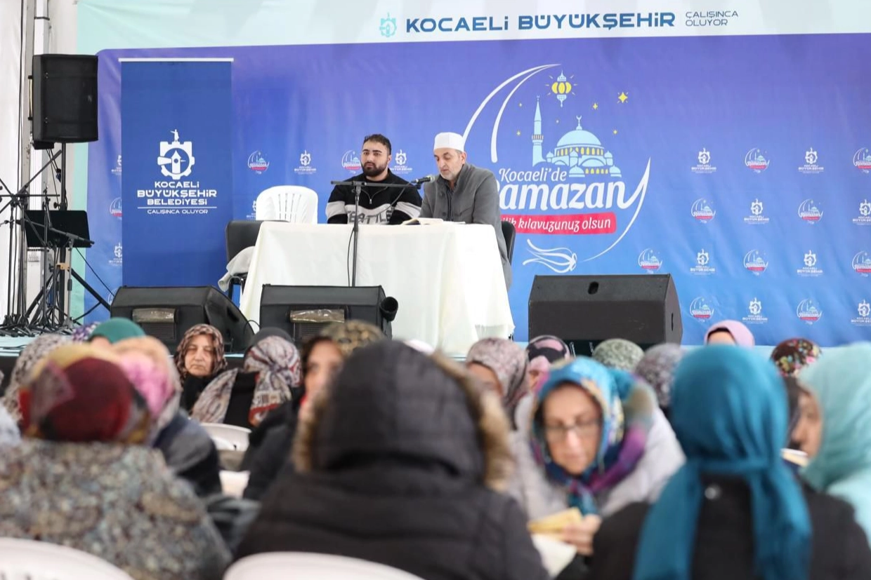 Gebze Kent Meydanı’nda Mukabele Programı: Ramazan Ayı Manevi Atmosferi Zirvede