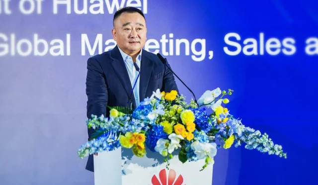 Huawei ve GCC, yapay zeka çağında ICT sektörünü güçlendirmek için AIDC Ekosistemi Ortak İnşa Girişimi'ni başlattı ve Yapay Zeka Destekli Yeşil Saha çözümünü tanıttı.