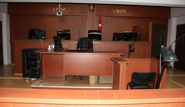 İBB yolsuzluk davası duruşması ertelendi