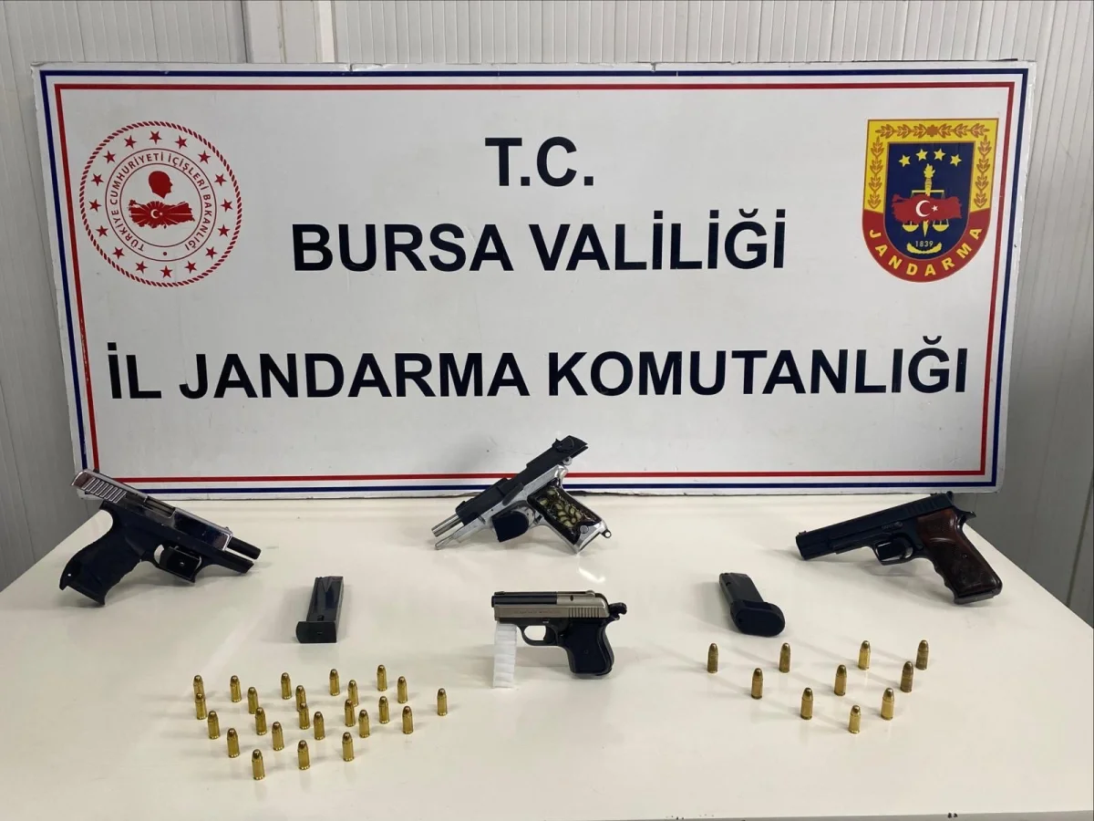 İnegöl’de Jandarma Operasyonu: Çok Sayıda Ruhsatsız Silah ve Mühimmat Ele Geçirildi