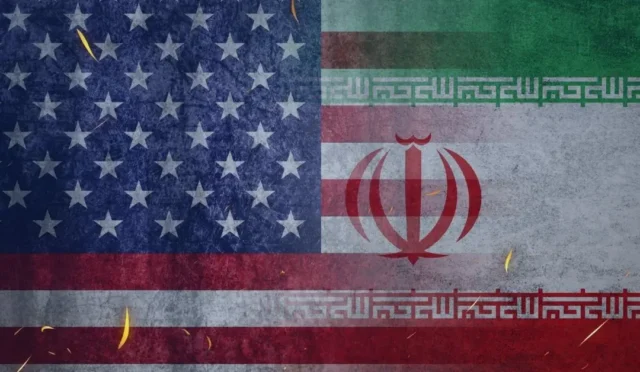 İran doğal gaz ve petrol tesislerinin vurulduğuna dair haberler ve enerji altyapısı görseli