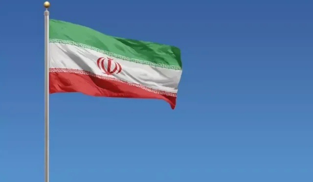 İran, Hürmüz Boğazı'nda geçiş kurallarını değiştirdiğini duyurdu.