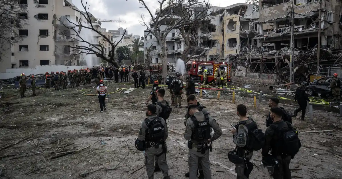 İran’dan İsrail’e Füze Saldırısı: Tel Aviv’de Sirenler Çaldı, 6 Yaralı