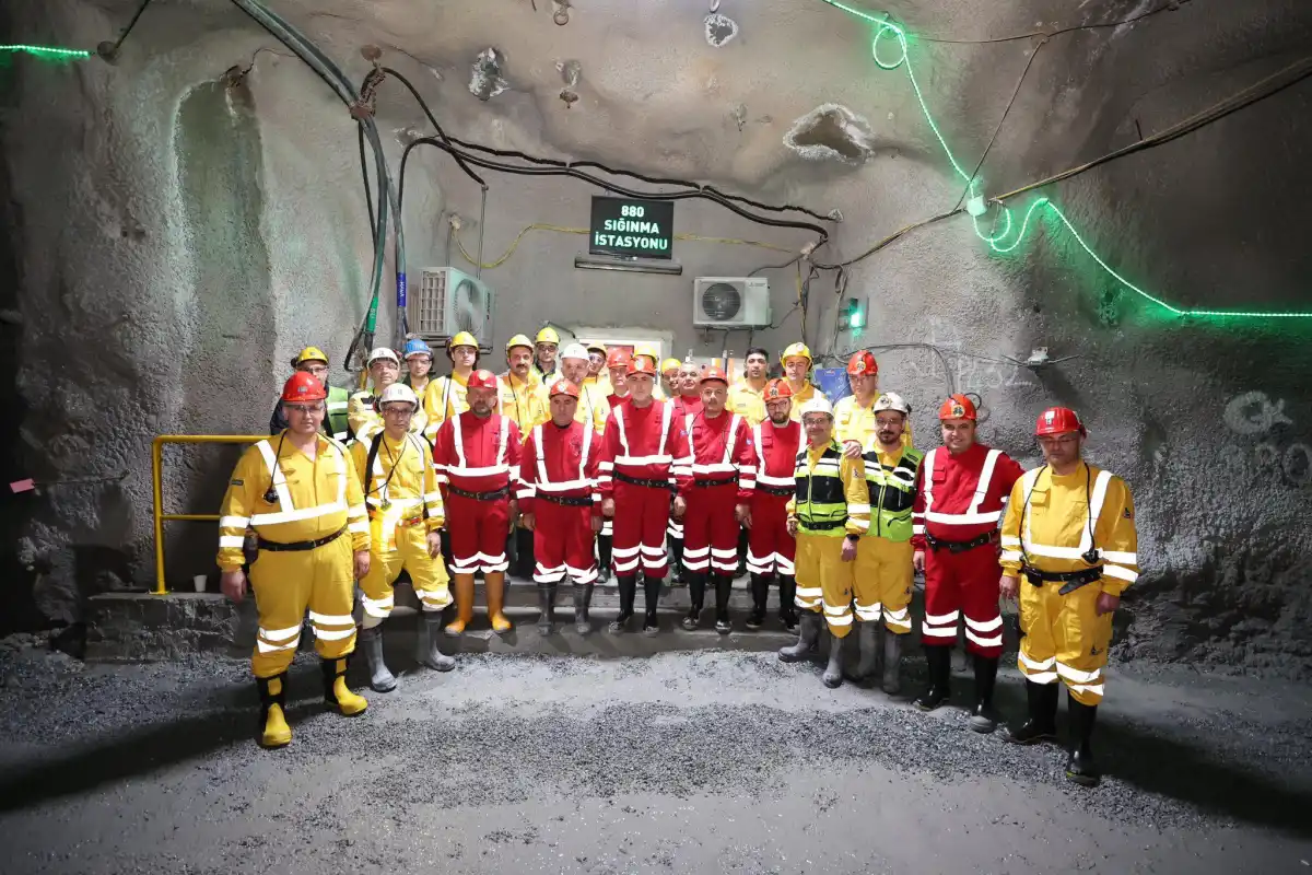 Bakan Işıkhan, Rize Çayeli’nde Maden İşçileriyle Sahurda Buluştu: Emekçilerle Türkiye Yüzyılı Vizyonunu Paylaştı