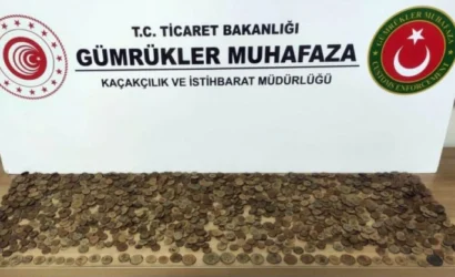 İzmir'de ele geçirilen tarihi sikke ve figürler