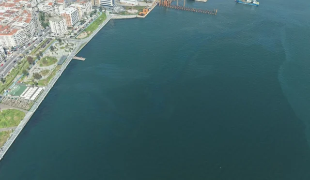 İzmir Körfezi'nde drone ile yapılan kirlilik denetimi ve Başkan Cemil Tugay'ın açıklaması.