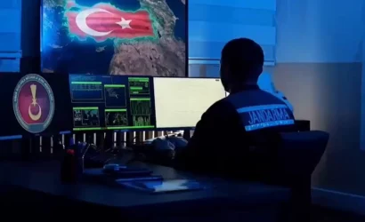 İstanbul'da yasa dışı bahise yönelik operasyonda gözaltına alınan şüpheliler