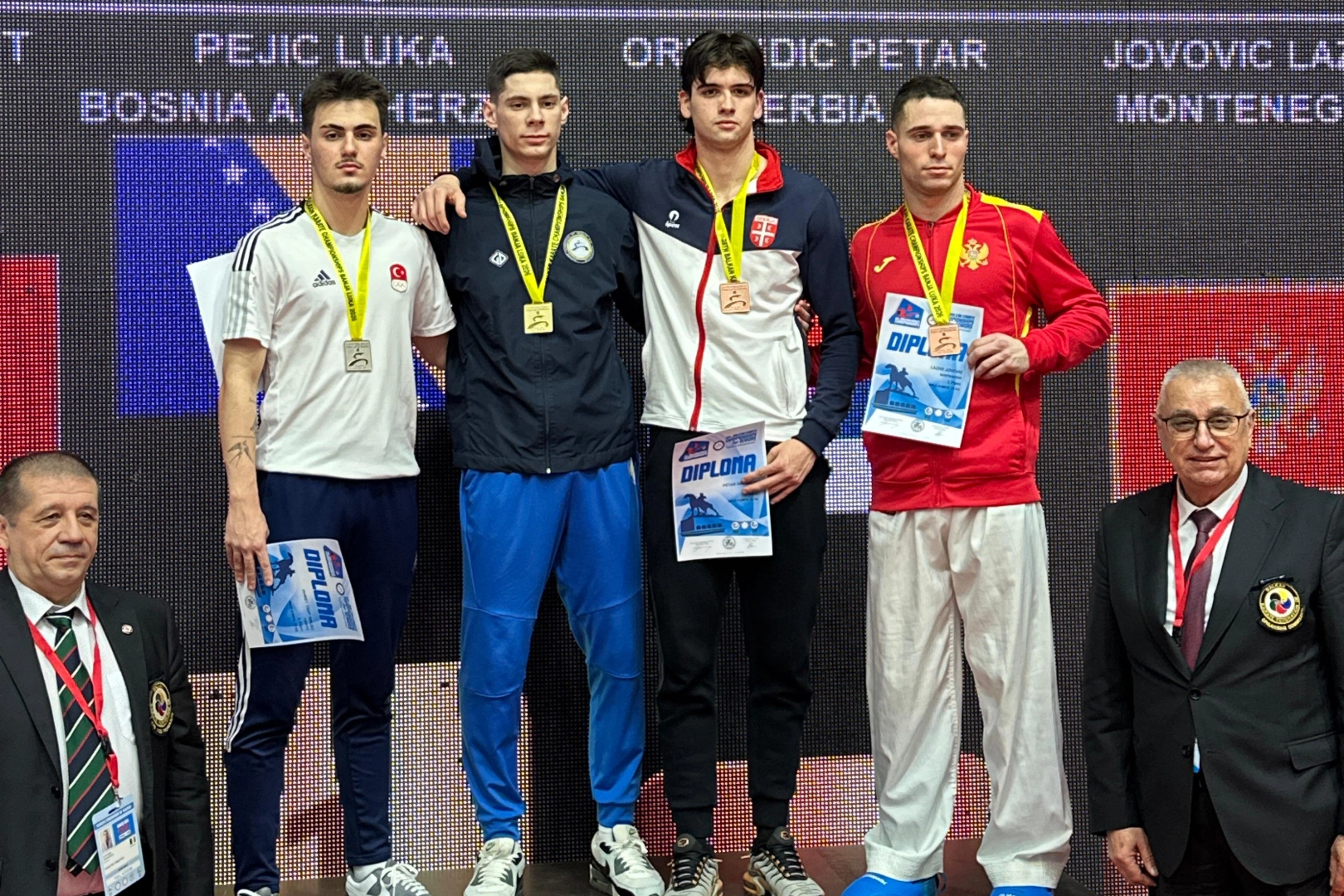 Kağıtspor’dan Üst Üste Başarılar: Taekwondo, Karate ve Kürekte Madalyalar Geldi