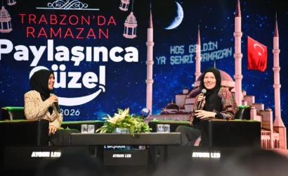 Kanadalı yazar Jenny Molendyk, İslam'a geçişini anlattığı bir programda konuşurken