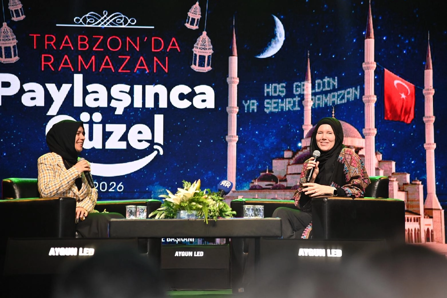 Kanadalı Yazar Jenny Molendyk’in İlham Veren İslam Yolculuğu: “Allah Beni Seçti”