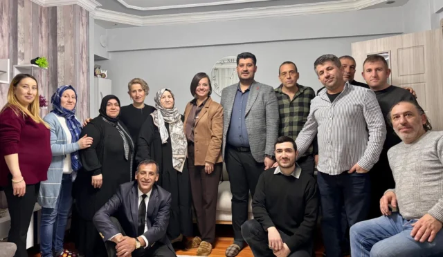 Karabağlar'da Ramazan ayı boyunca 58 mahallede vatandaşlara şerbet ikram ediliyor