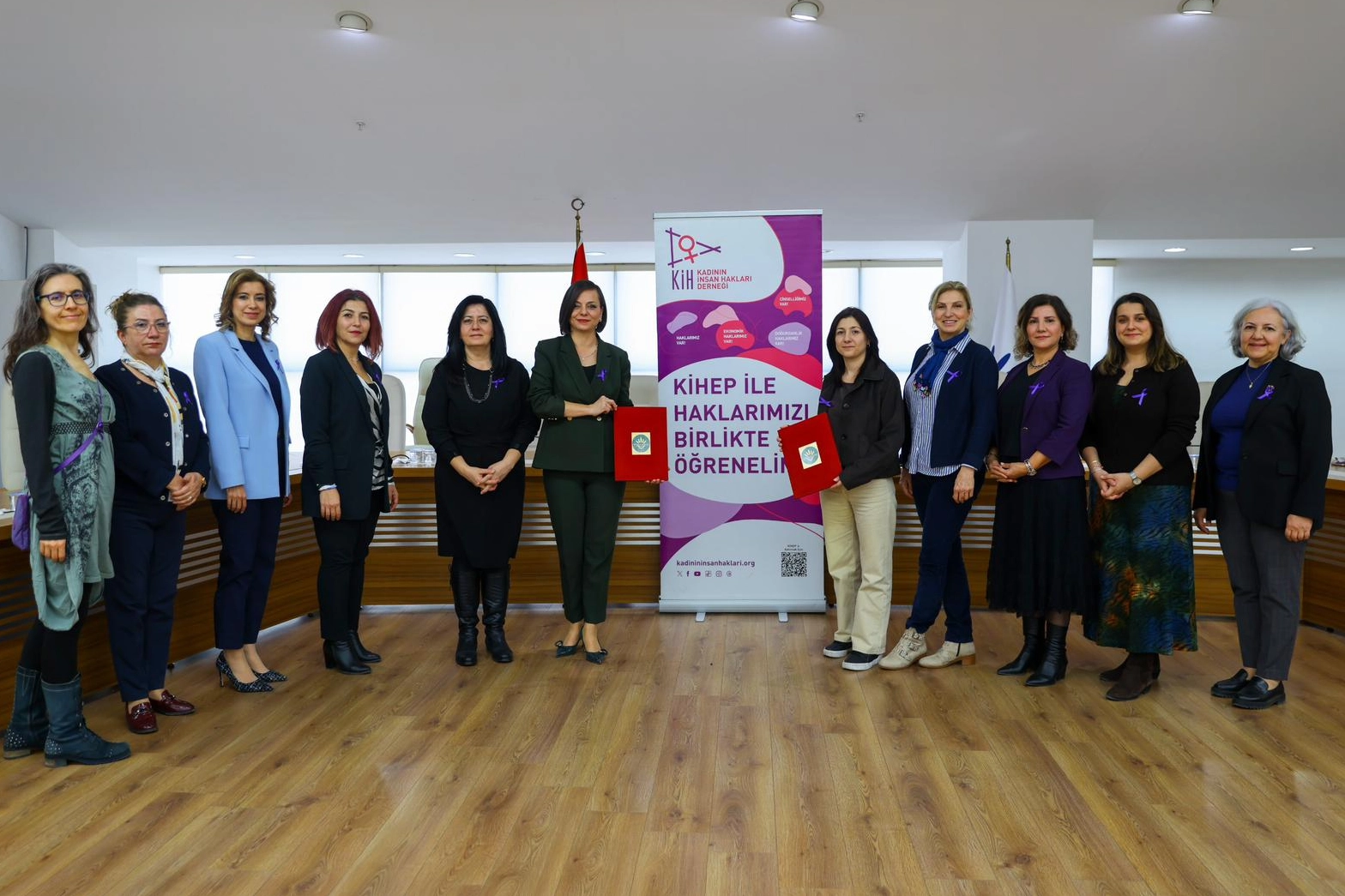 Karabağlar’da Kadın Hakları Eğitim Programı Başladı: Güçlenme ve Farkındalık Artıyor