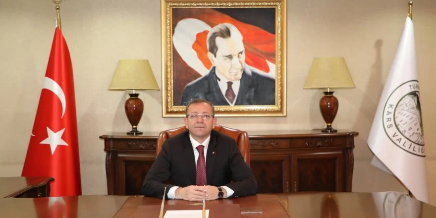 Kars Valisi Ziya Polat’tan Çanakkale Zaferi Mesajı: “Toprağı Vatan Yapan Uğruna Can Verenlerdir”