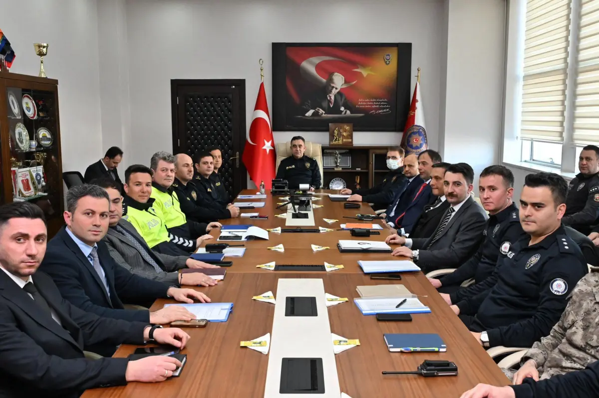 Kars’ta Bayram Güvenliği Tam Kadro: Trafik ve Asayiş Önlemleri Zirvede