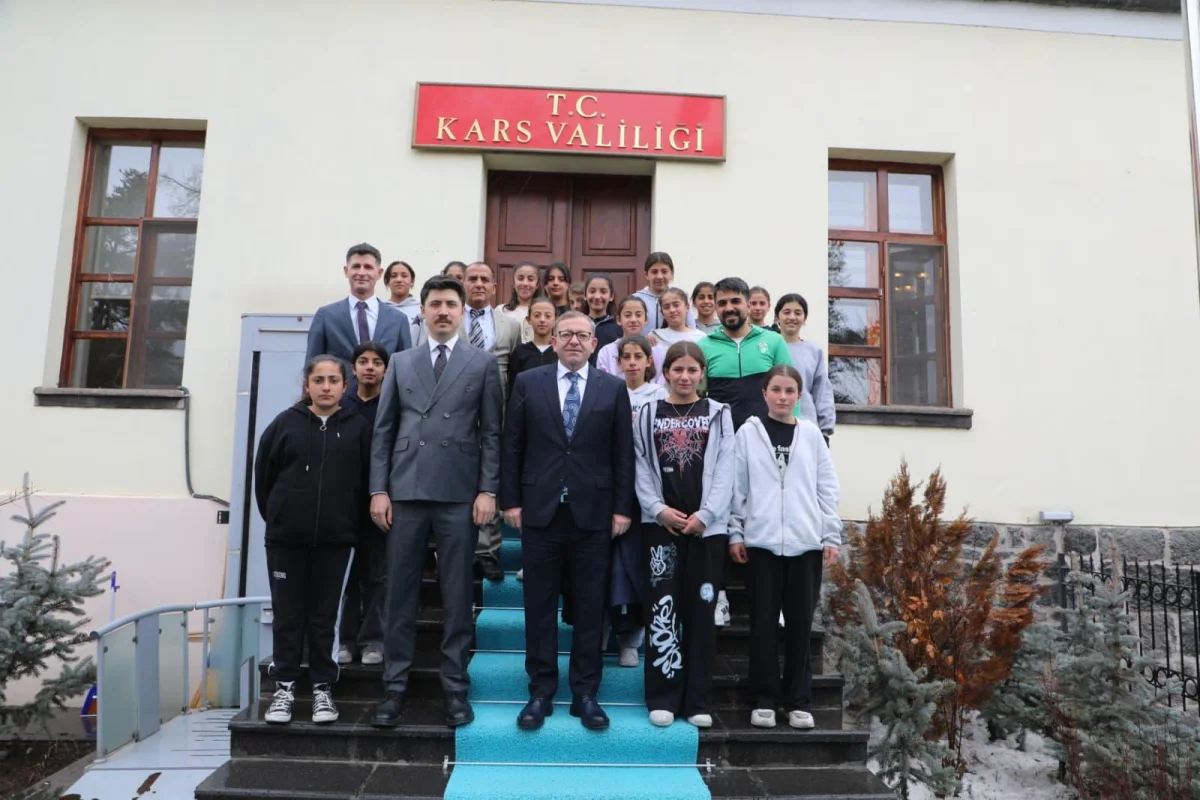 Kars’ın Gururu Kız Futbol Takımı Vali Polat’tan Şampiyonluk Kutlaması