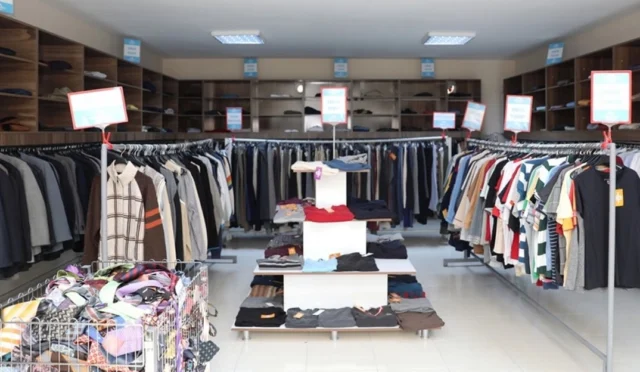 Kayseri Kocasinan Belediyesi'nin kullanılmış eşyaları ekonomiye kazandırma projesi kapsamında toplanan ürünler