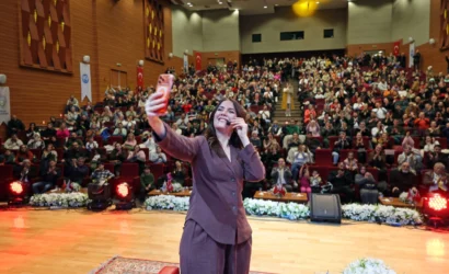 Eğitimci yazar Dilek Cesur, Talas Belediyesi'nin Ramazan etkinlikleri kapsamında dinleyicilere sesleniyor.