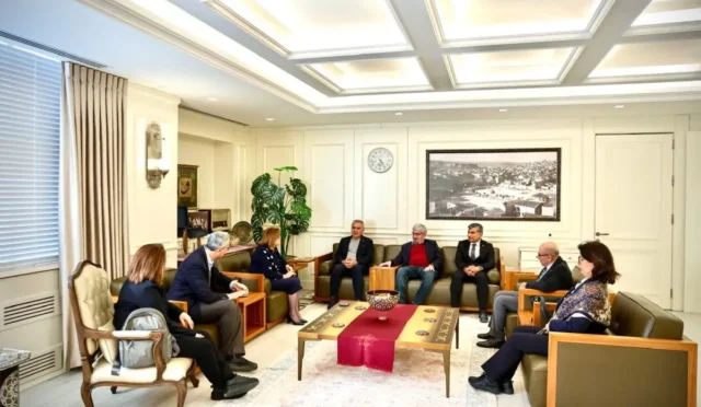 Gaziantep Büyükşehir Belediye Başkanı Fatma Şahin, Kent Konseyleri Birliği temsilcileriyle bir araya geldi.