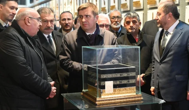 Kırıkkale'de Kadir Gecesi programı kapsamında Esmaül Hüsna Müzesi açılışı ve iftar etkinliği