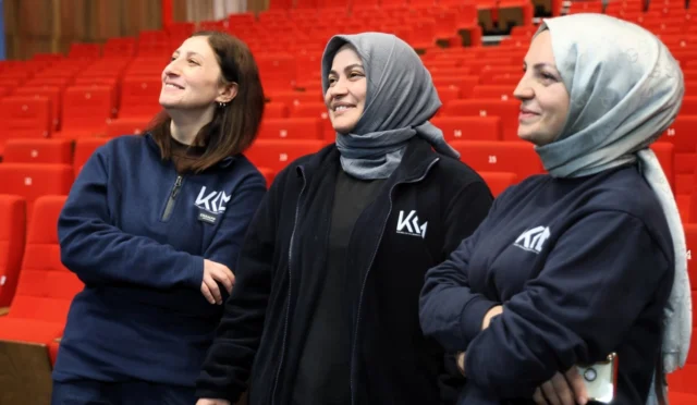Kocaeli Büyükşehir Belediyesi'nde görev yapan kadın çalışanlar