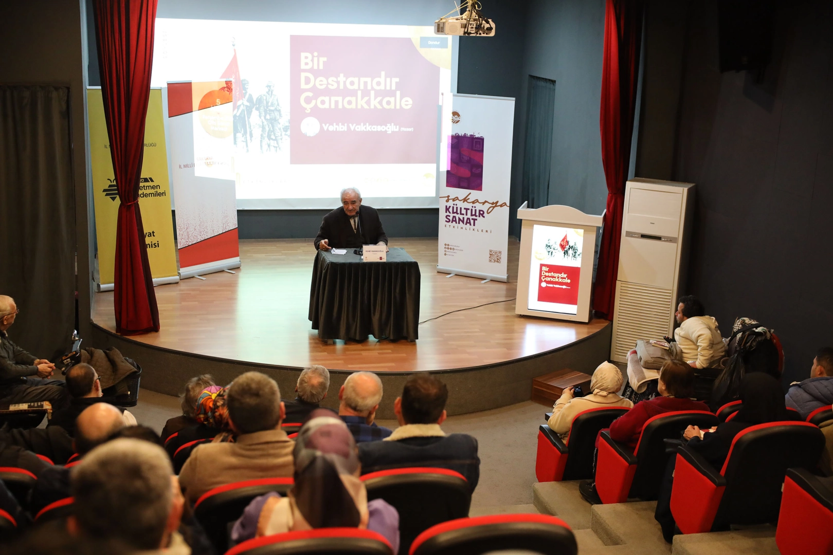 İzmit’te Muhtarlar Birlik ve Beraberlik İftarında Buluştu: Gönül Sofraları Kuruldu