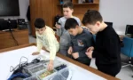 Kocaeli Bilgievleri'nde eğitim alan çocukların teknoloji ve kodlama derslerine katılımı