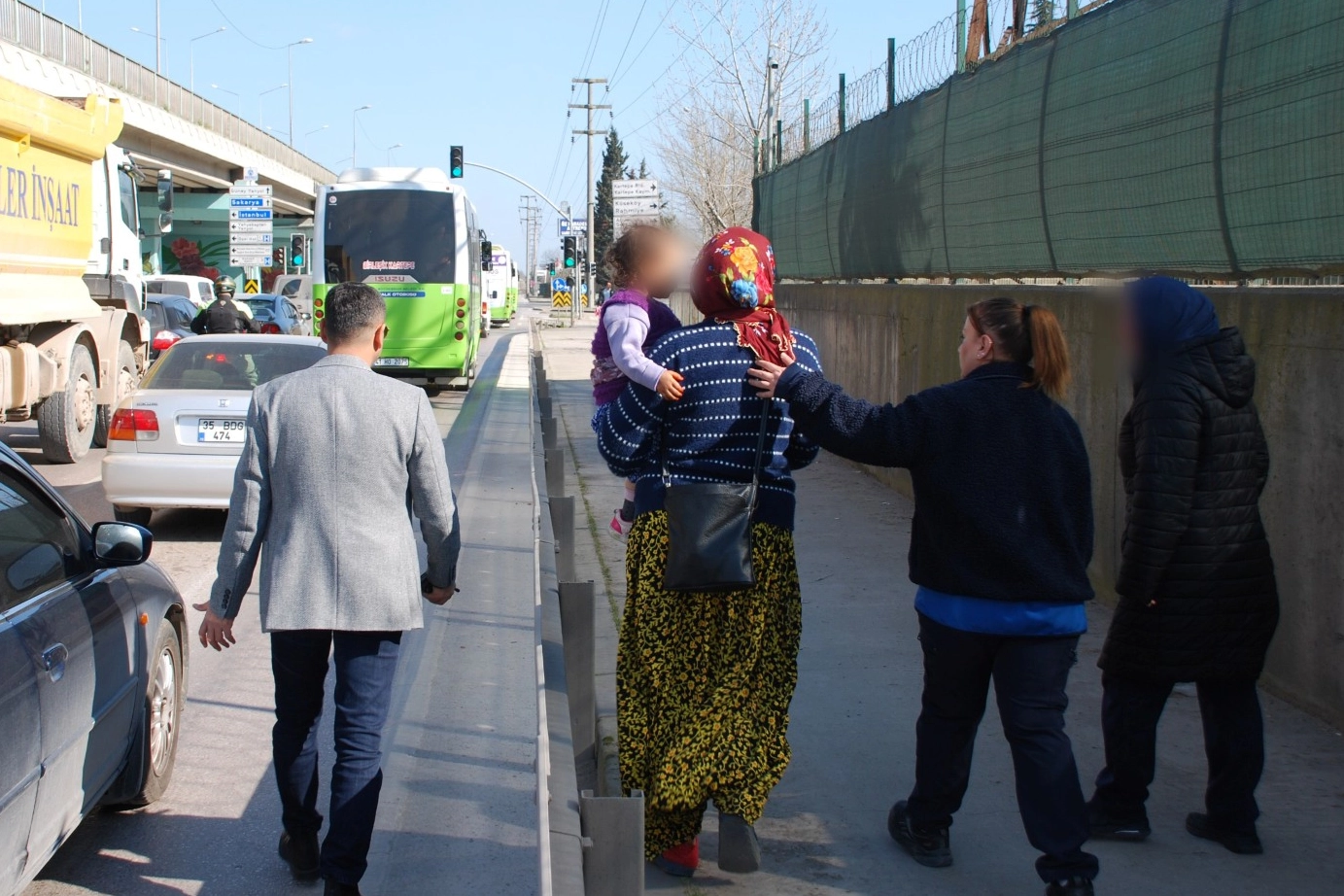 Kocaeli Zabıtası’ndan Duygu Sömürüsü Yapan Dilencilere Sert Uyarı: Yardımlarınızı Doğru Yere Ulaştırın