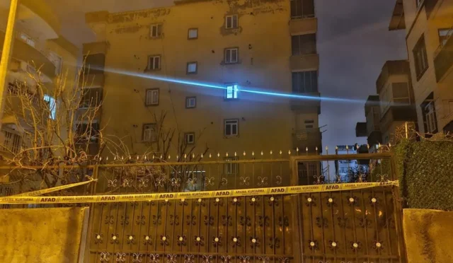 Diyarbakır'da kolonlardan gelen sesler nedeniyle boşaltılan apartman binası