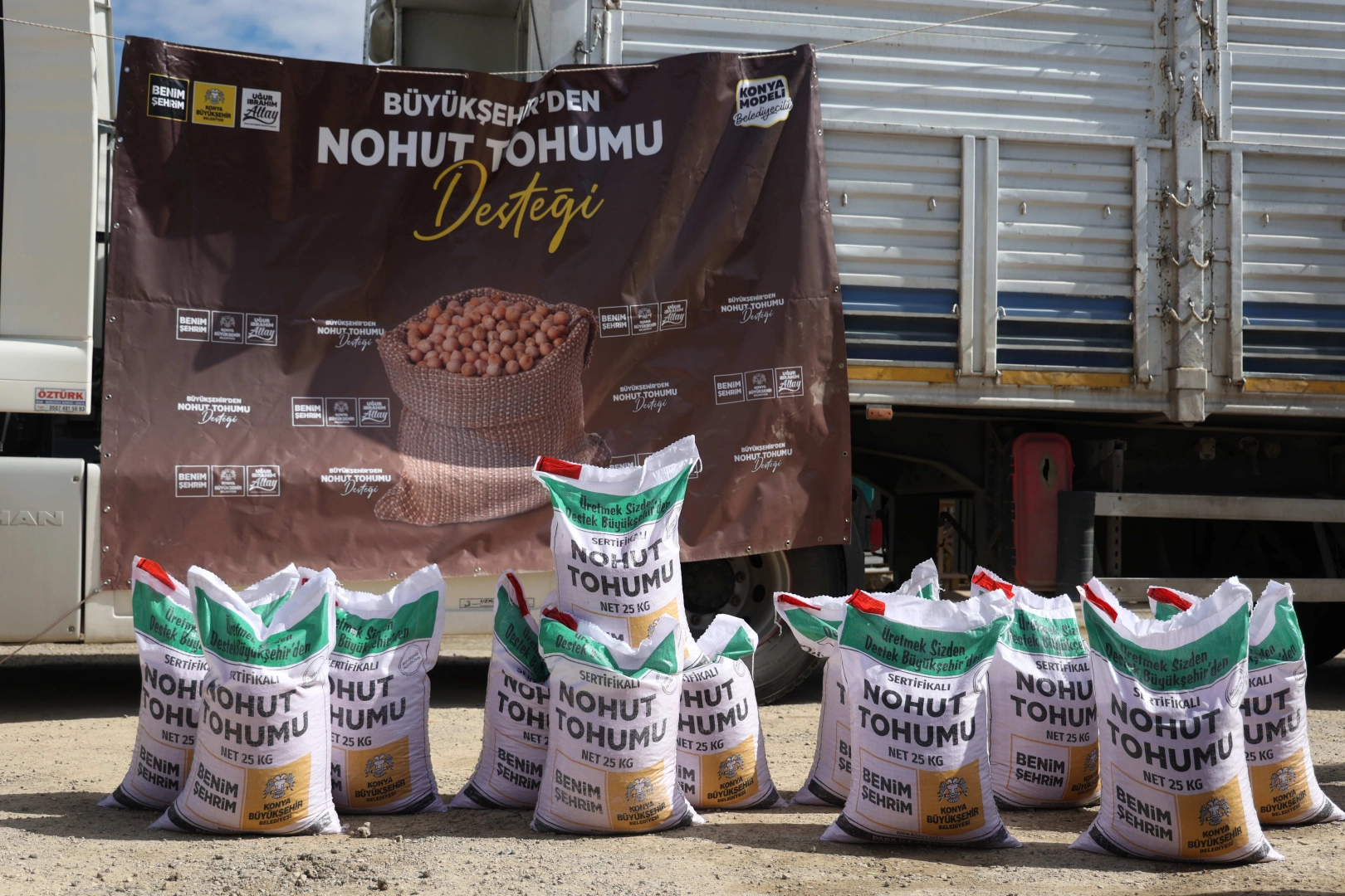 Konya’da Kuraklıkla Mücadele: Yüzde 50 Hibeli Nohut Tohumları Çiftçilere Dağıtıldı