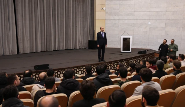 Konya Büyükşehir Belediye Başkanı Uğur İbrahim Altay belediye birimlerini ziyaret ediyor.